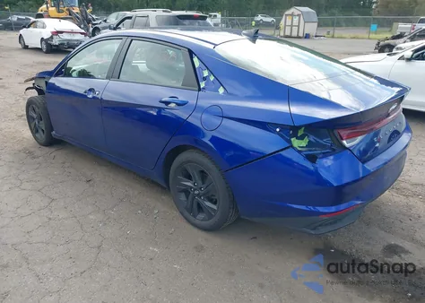 2022 Hyundai Elantra Sel z USA, uszkodzony, nr VIN 5NPLM4AG9NH075262